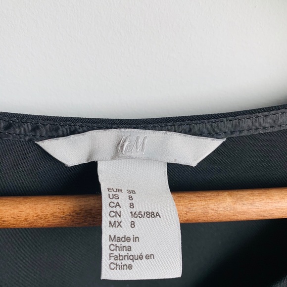 H&M black flowy shirt - Picture 3 of 5